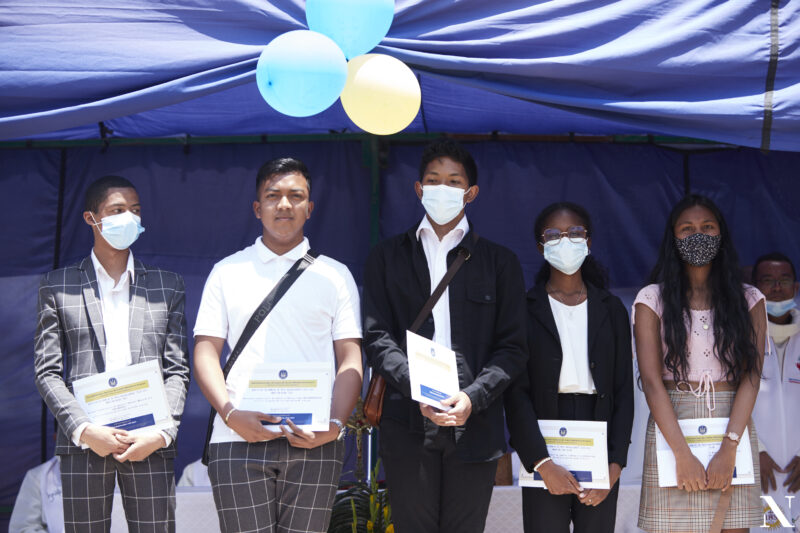 Lire la suite à propos de l’article Remise des Prix d’excellence aux Lauréats du Bacc 2021