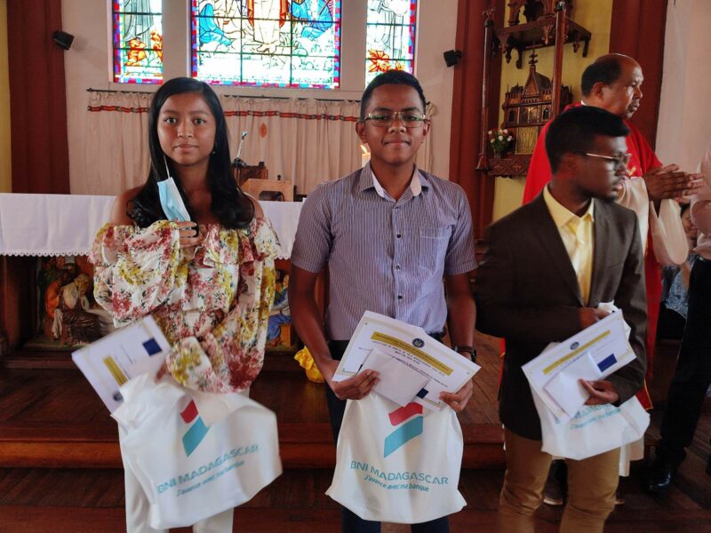 Lire la suite à propos de l’article Remise des Prix d’Excellence ASMF Baccalauréat 2022