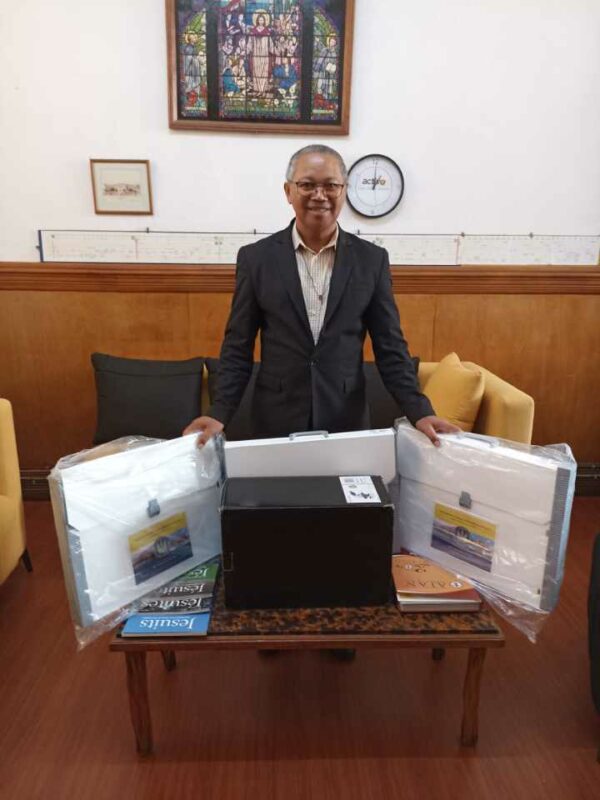 Lire la suite à propos de l’article Remise de dons au Collège Saint-Michel Amparibe